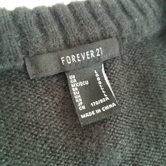 Forever 21 Black Floral Short Cardigan Sweater LARGE Red Blue Fuzzy Soft - Picture 7 of 15